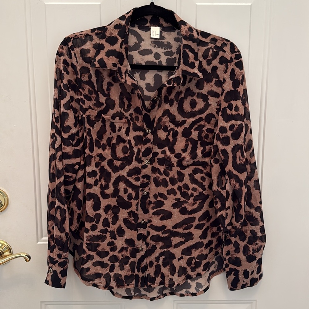 Leopard Print Button-Up Blouse - Picture 7 of 13